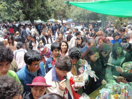 A las puertas de la iglesia Maria Auxiliadora