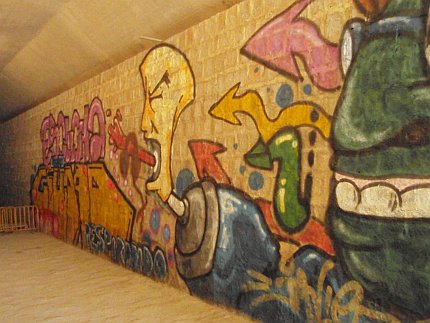 Graffities en una bóveda del Choqueyapu