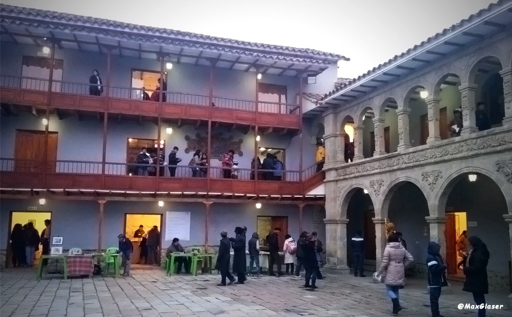 Visitantes en el museo Tambo Quirquincho