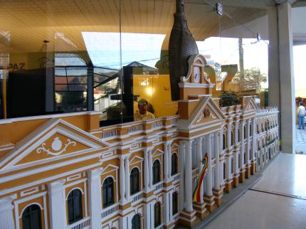 Maquetas del Palacio Legislativo y de Gobierno