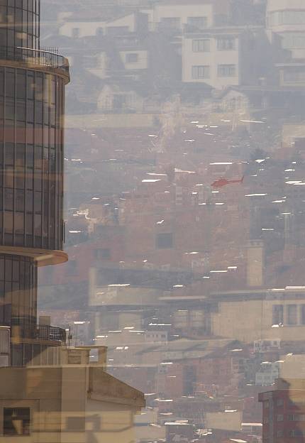 Helicóptero Eurocopter 3B de la FAB sobre La Paz