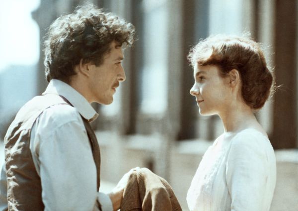 la-mujer-y-el-extranho