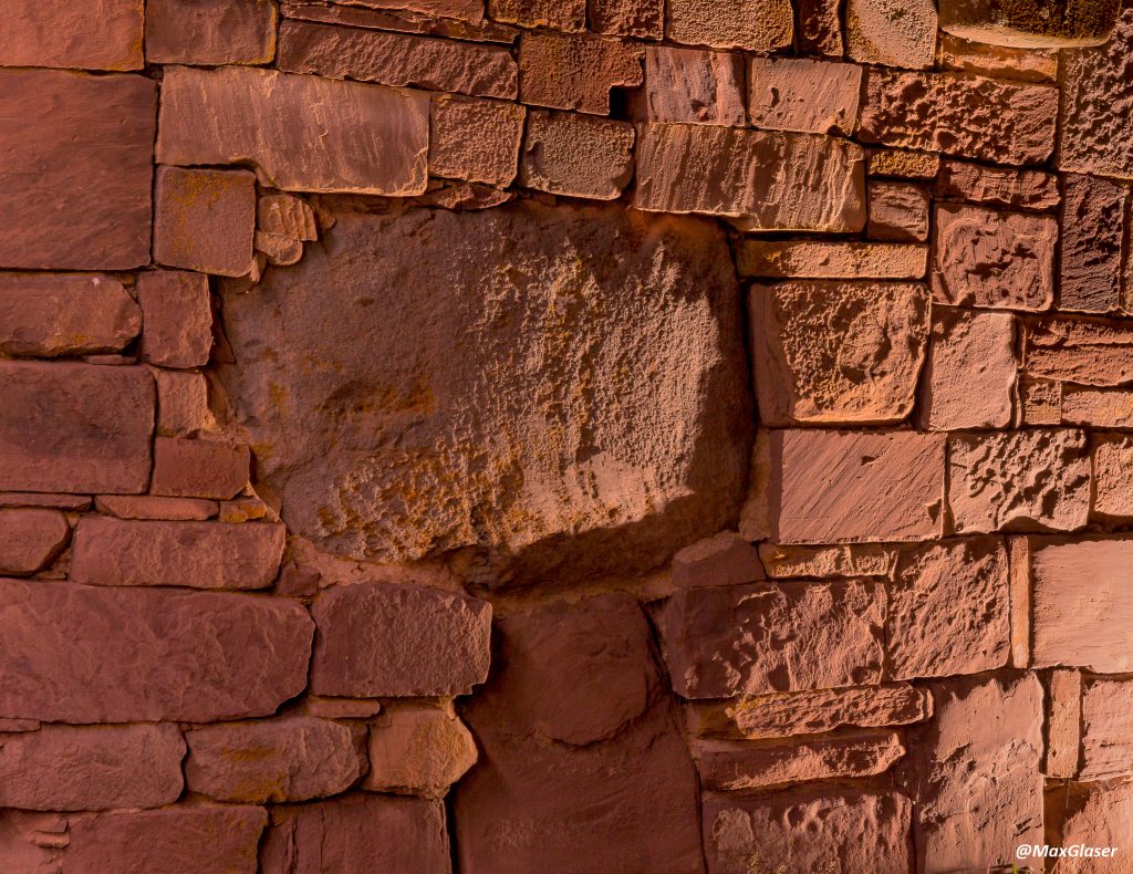 Tiwanaku de Noche - Muro del Templo de Kalasasaya