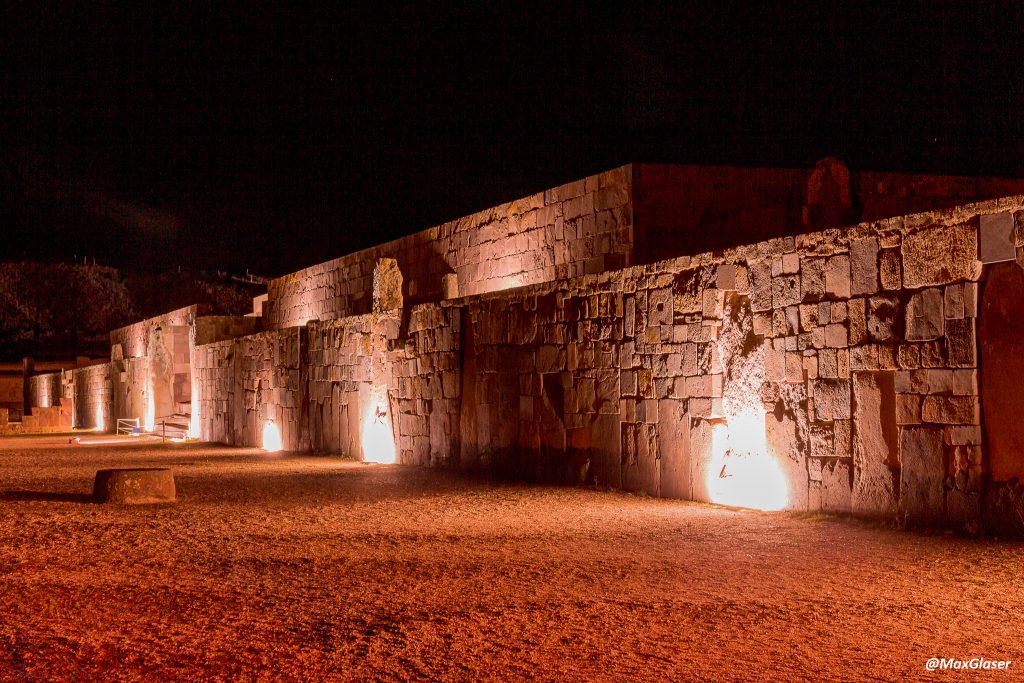 Tiwanaku de Noche - Templo de Kalasasaya